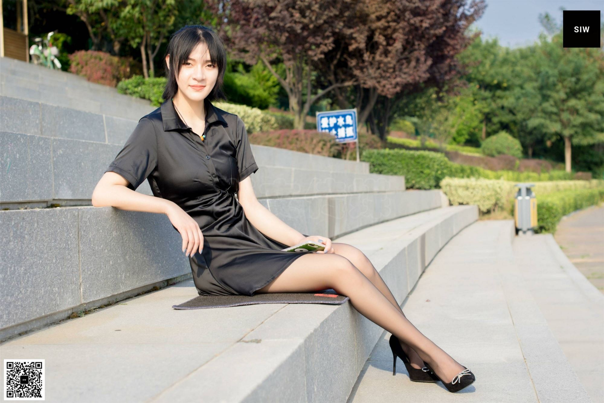 SIW斯文传媒 091 思琪 真丝修身超短低腰裙